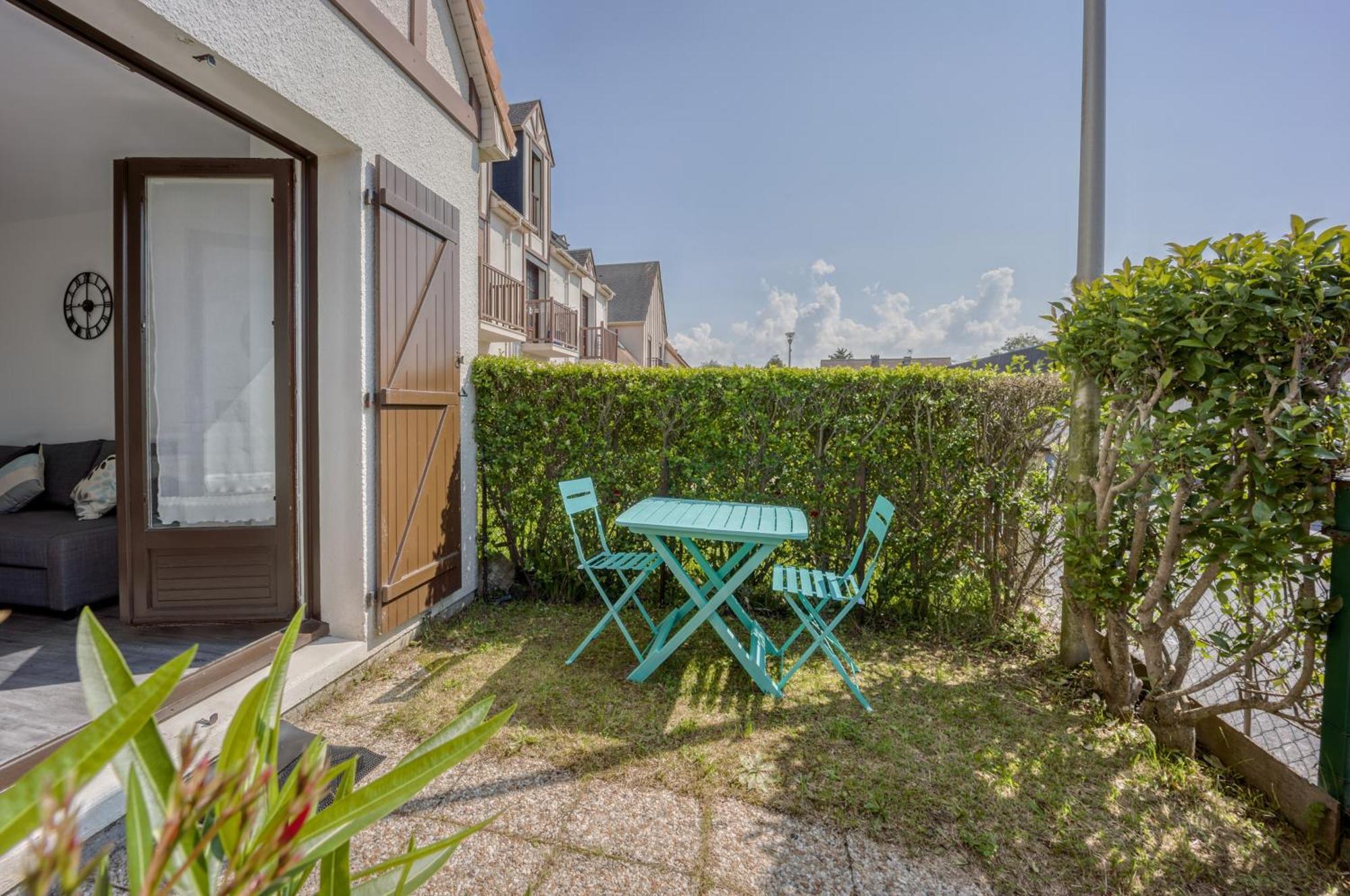 Le Petit Normand - Studio Avec Jardin A 500 M De La Plage Курсёль-сюр-Мер Экстерьер фото